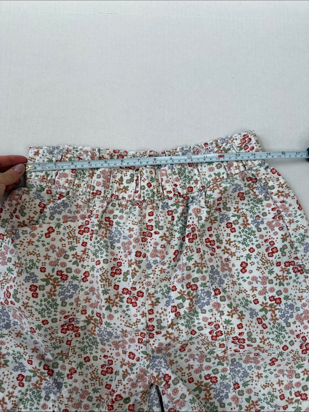 Levis Strauss Elastic Shorts Floral Red and White size Large - Picture 8 of 10